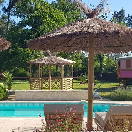 Roulottes O Bois D'mon Coeur Bussac-Foret